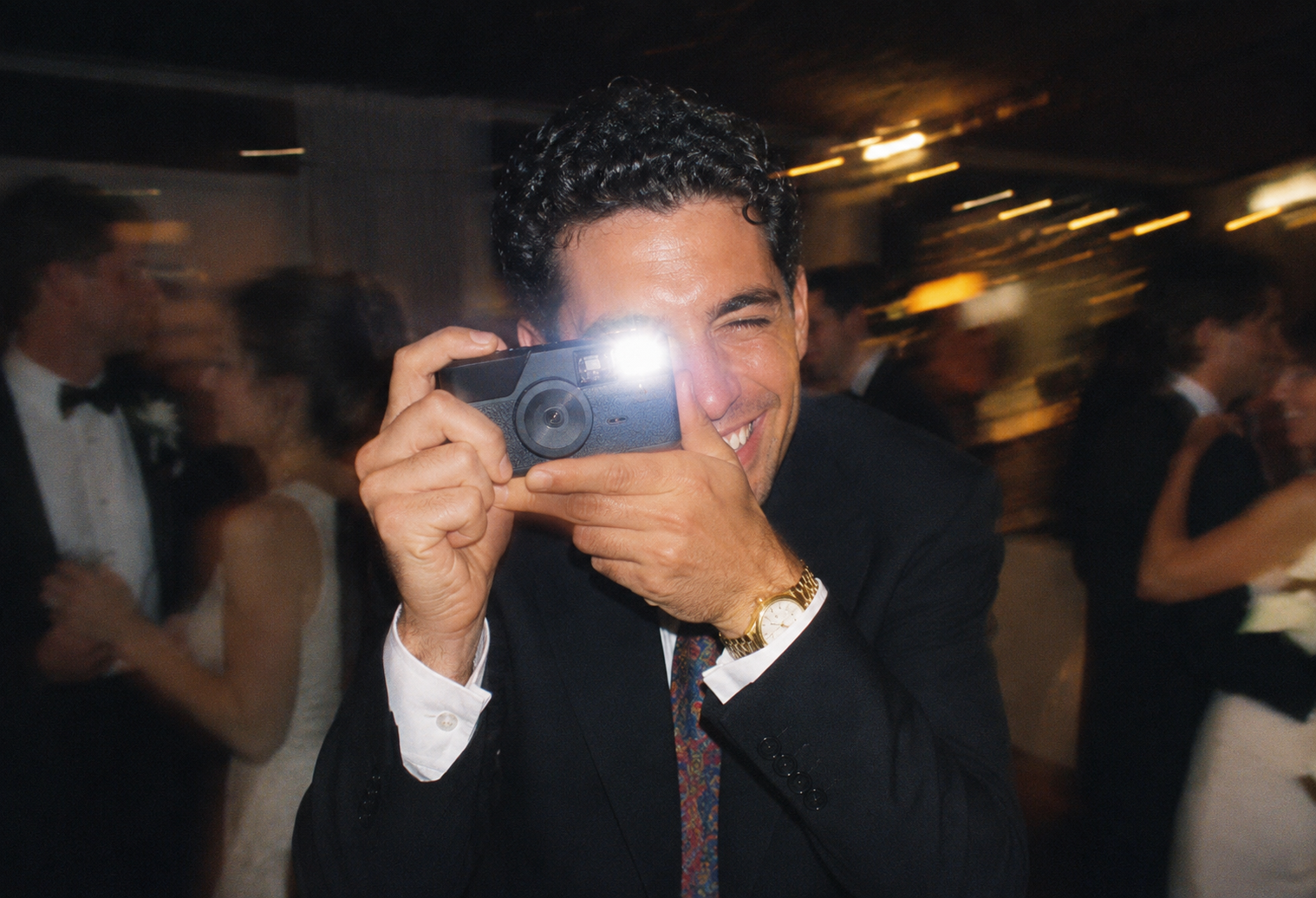 Convidado a fotografar num casamento com câmara vintage